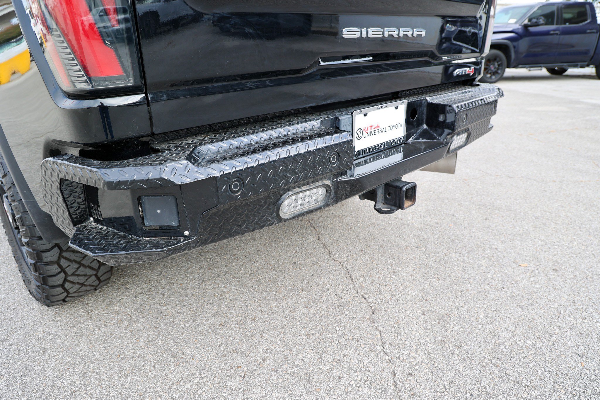 Used 2024 GMC Sierra 2500 AT4 w/ AT4 Premium Plus Package AWD/4WD image 21