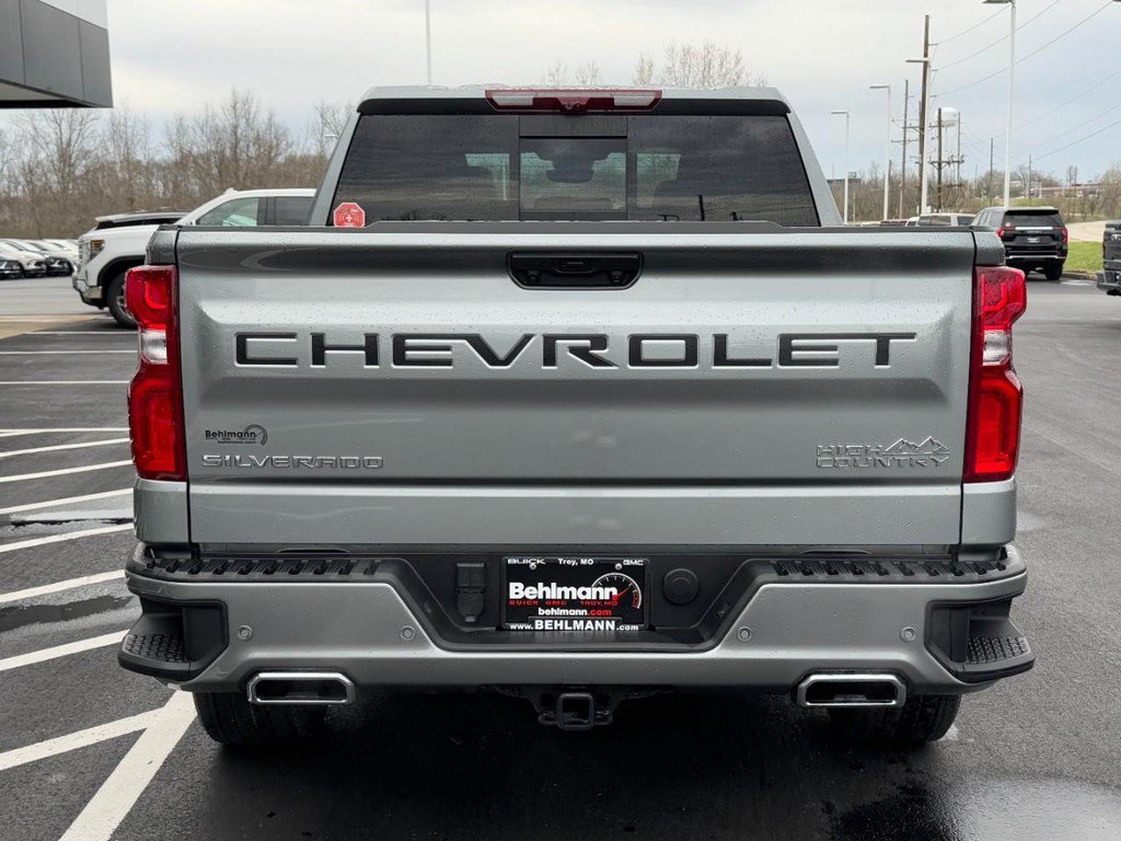 Used 2025 Chevrolet Silverado 1500 High Country w/ Technology Package AWD/4WD image 5