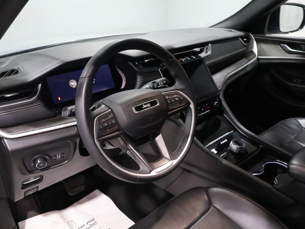 Used 2024 Jeep Grand Cherokee L Limited w/ Luxury Tech Group II image 16