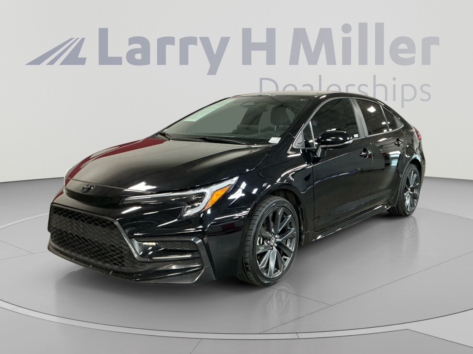 Used 2026 Toyota Corolla SE w/ SE Package FWD image 1