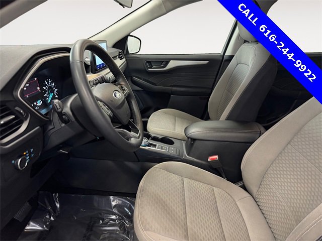 Used 2022 Ford Escape SE w/ Cold Weather Package image 5