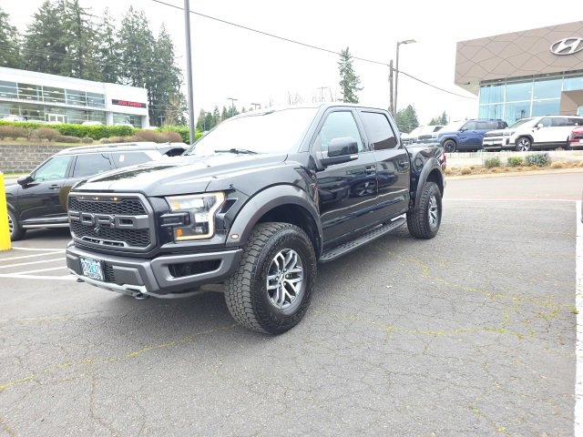Used 2017 Ford F150 Raptor w/ Equipment Group 802A Luxury image 3