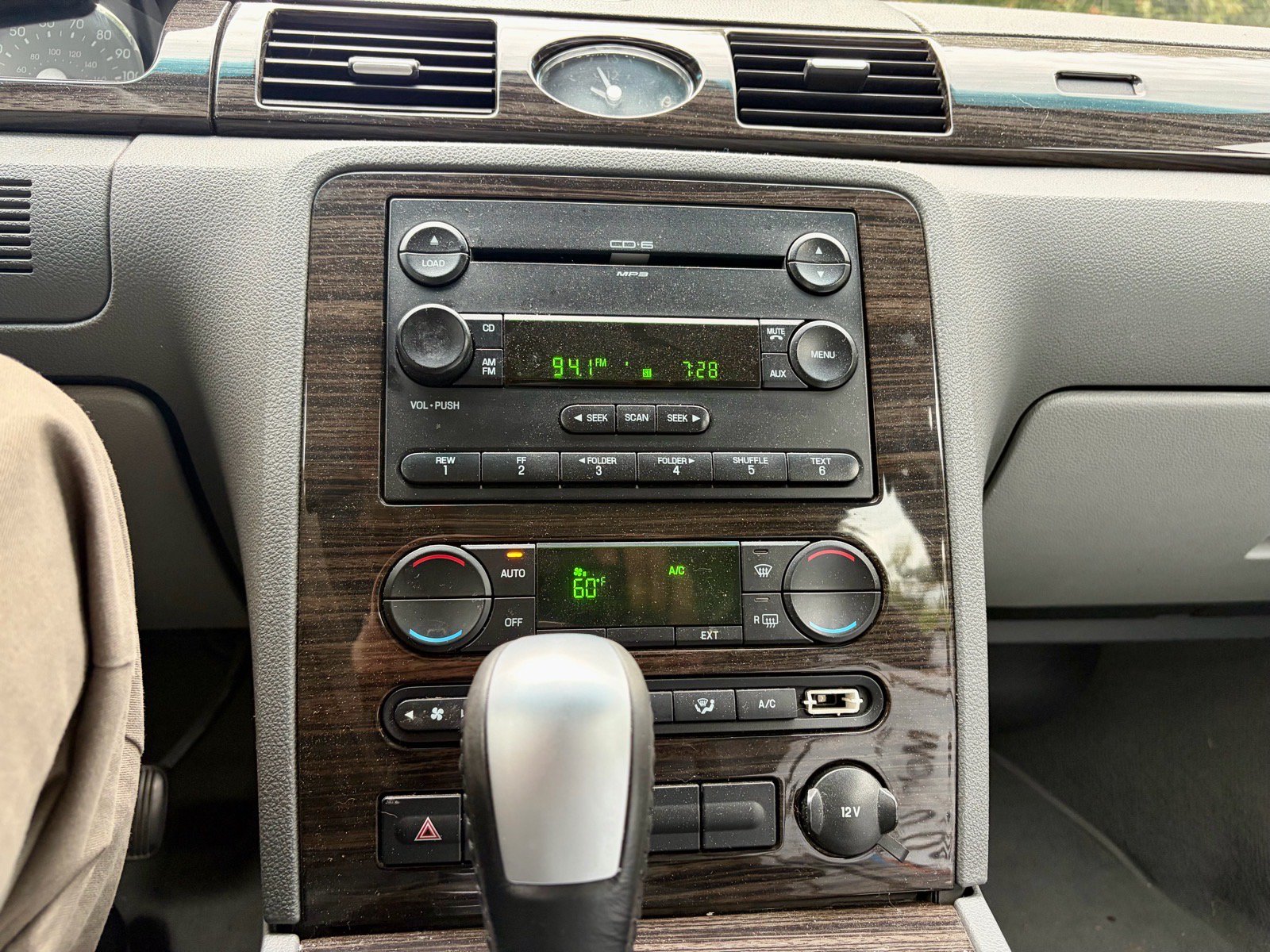 Used 2007 Mercury Montego Luxury FWD image 20