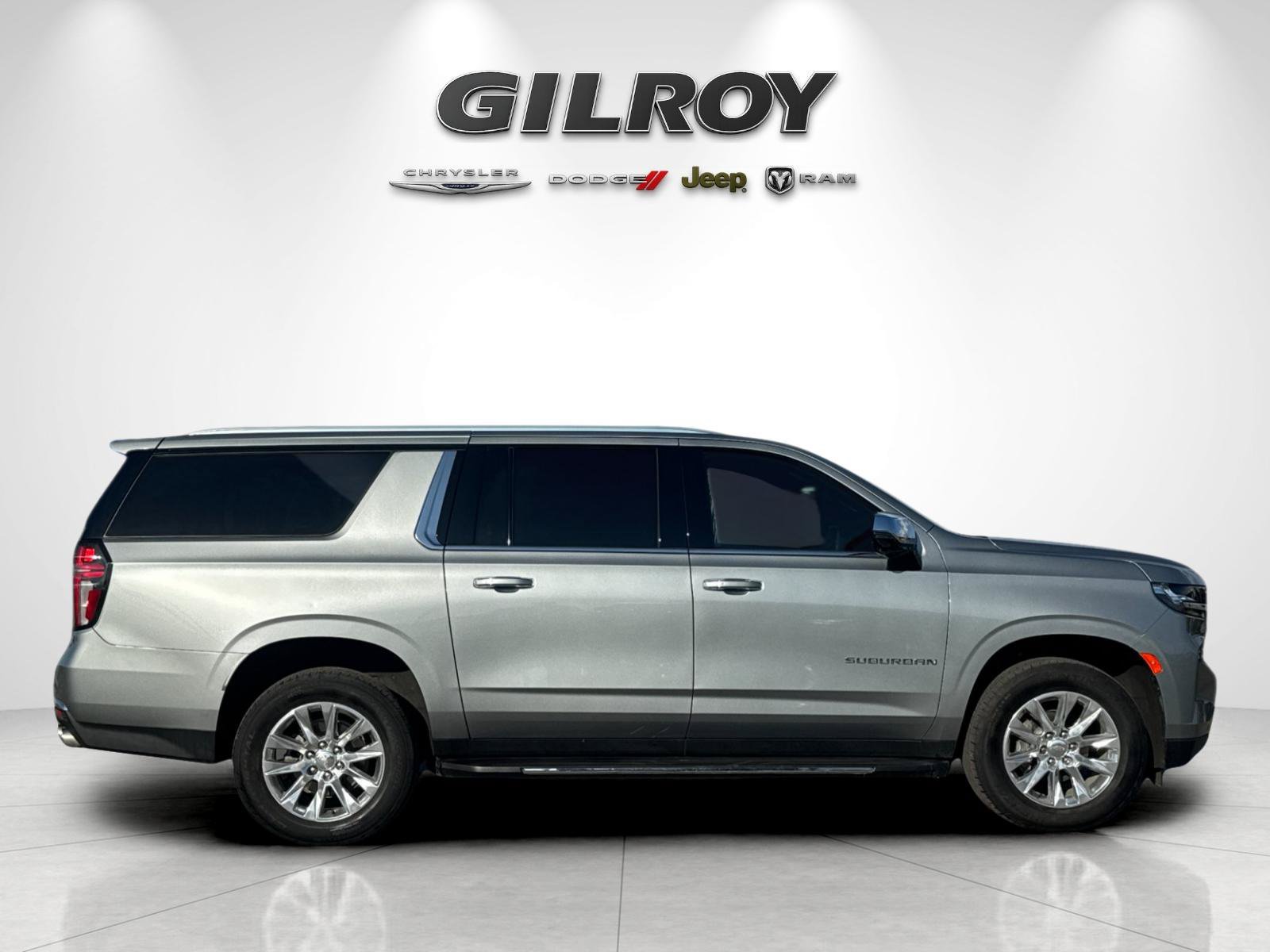 Used 2024 Chevrolet Suburban Premier w/ Premium Package AWD/4WD image 3