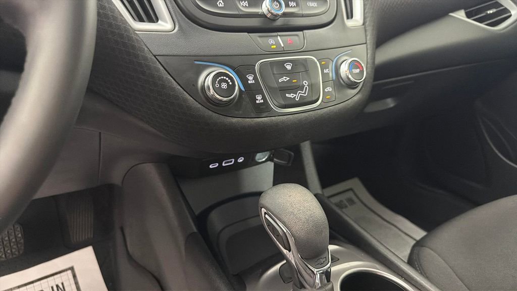 Used 2024 Chevrolet Malibu RS FWD image 22