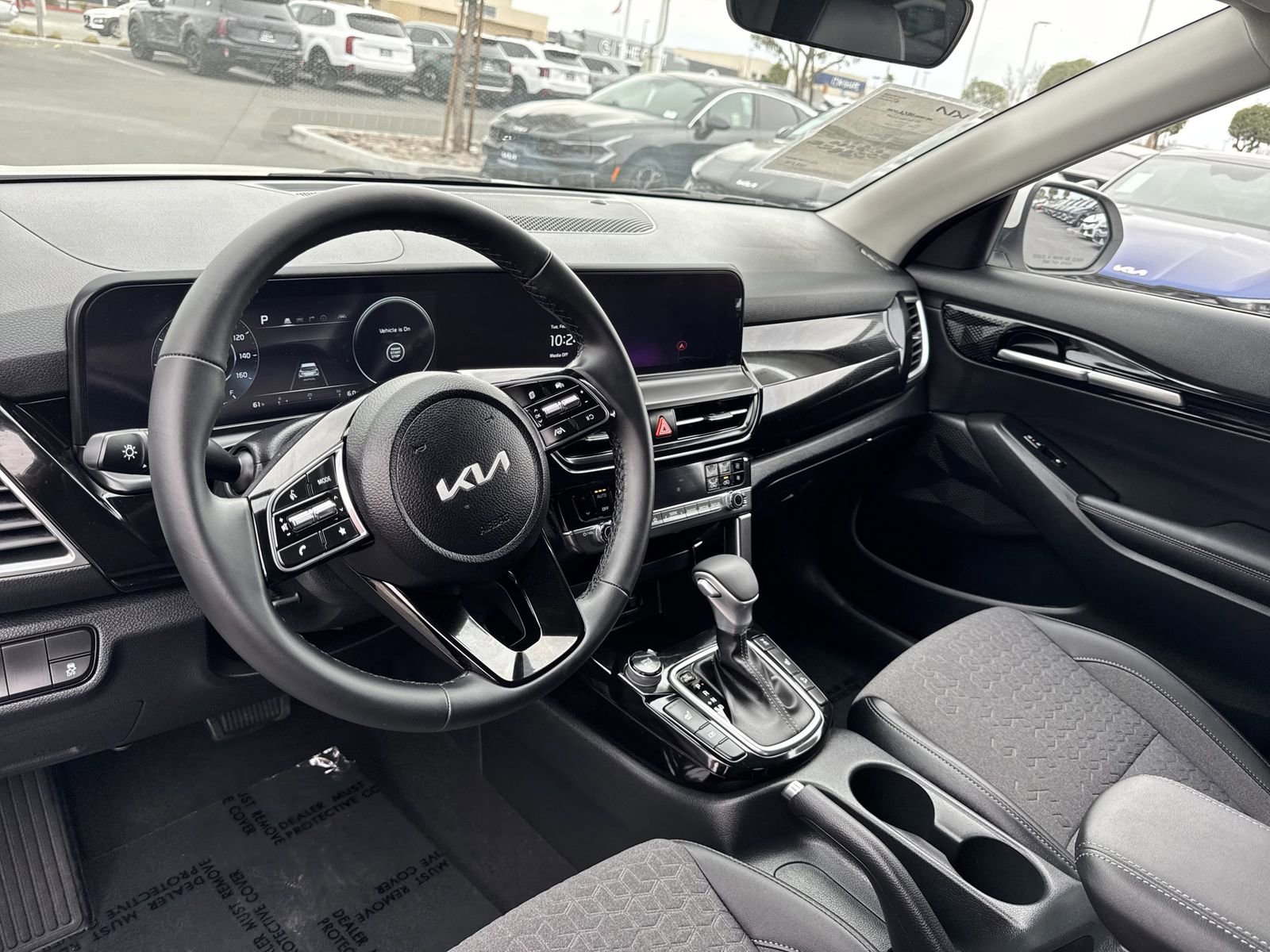 Used 2025 Kia Seltos X-Line image 17