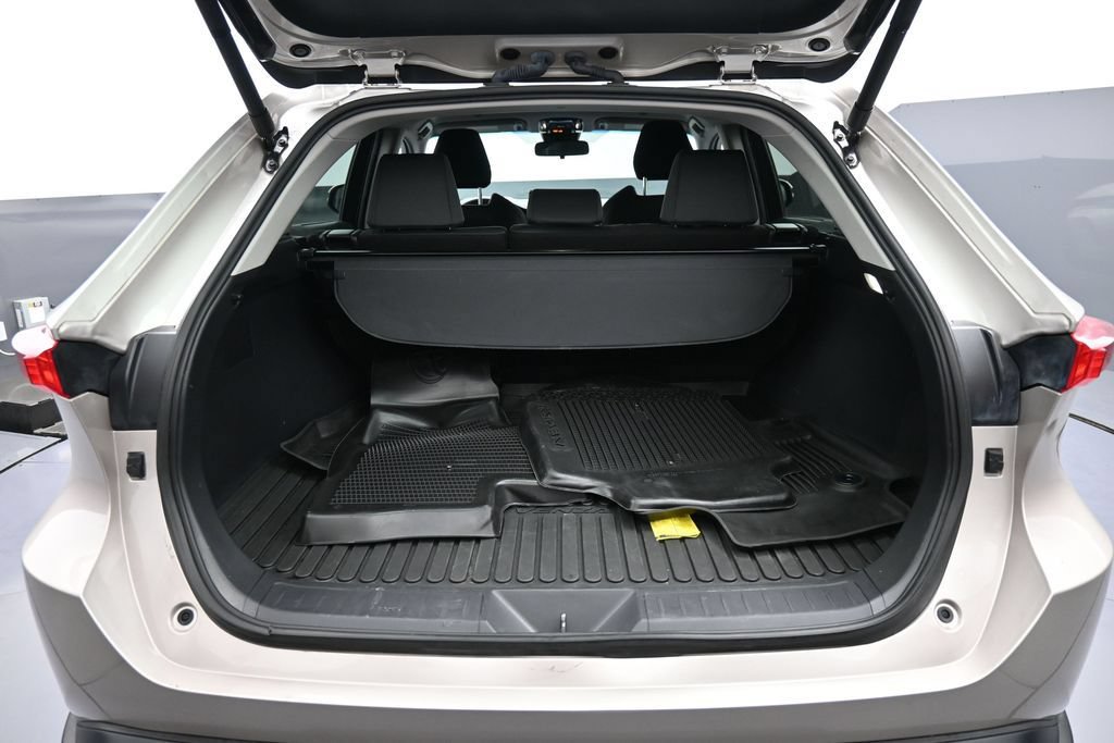 Certified 2024 Toyota Venza LE AWD/4WD image 21