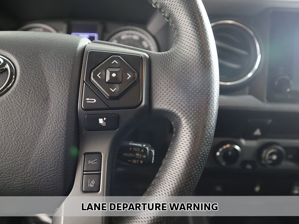 Used 2019 Toyota Tacoma TRD Sport AWD/4WD image 5