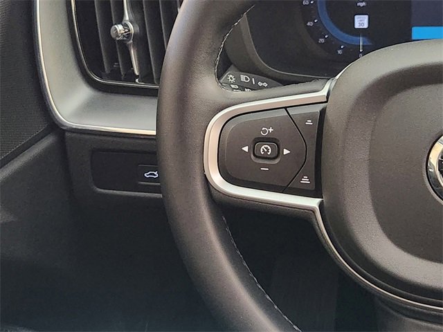 Used 2025 Volvo XC60 B5 Core image 26