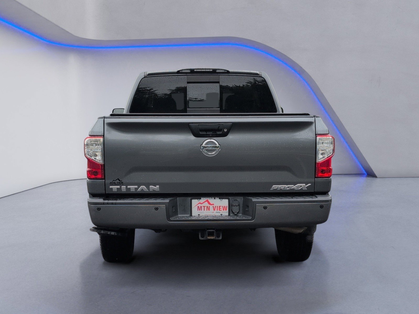 Used 2017 Nissan Titan PRO-4X w/ Pro-4x Convenience Package AWD/4WD image 5