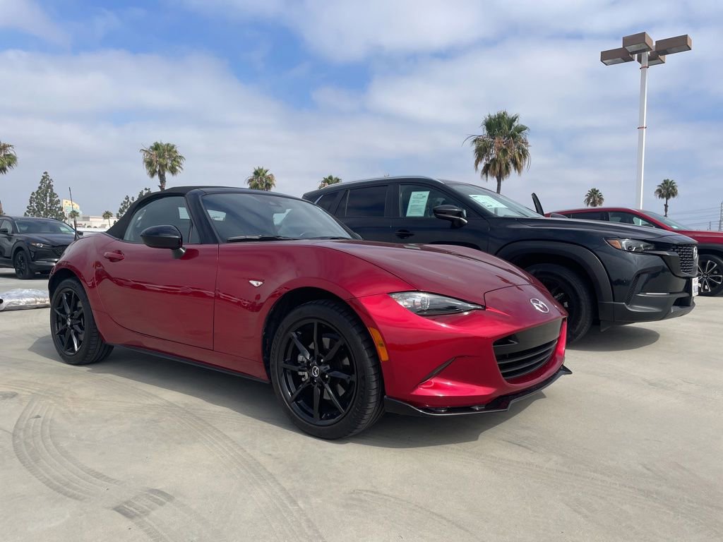 Certified 2022 MAZDA MX-5 Miata Club RWD image 1
