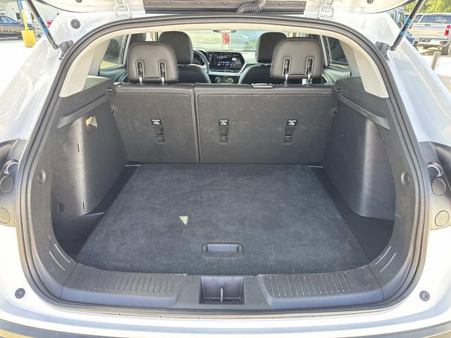 Used 2025 Chevrolet Trax LT w/ LT Convenience Package FWD image 21