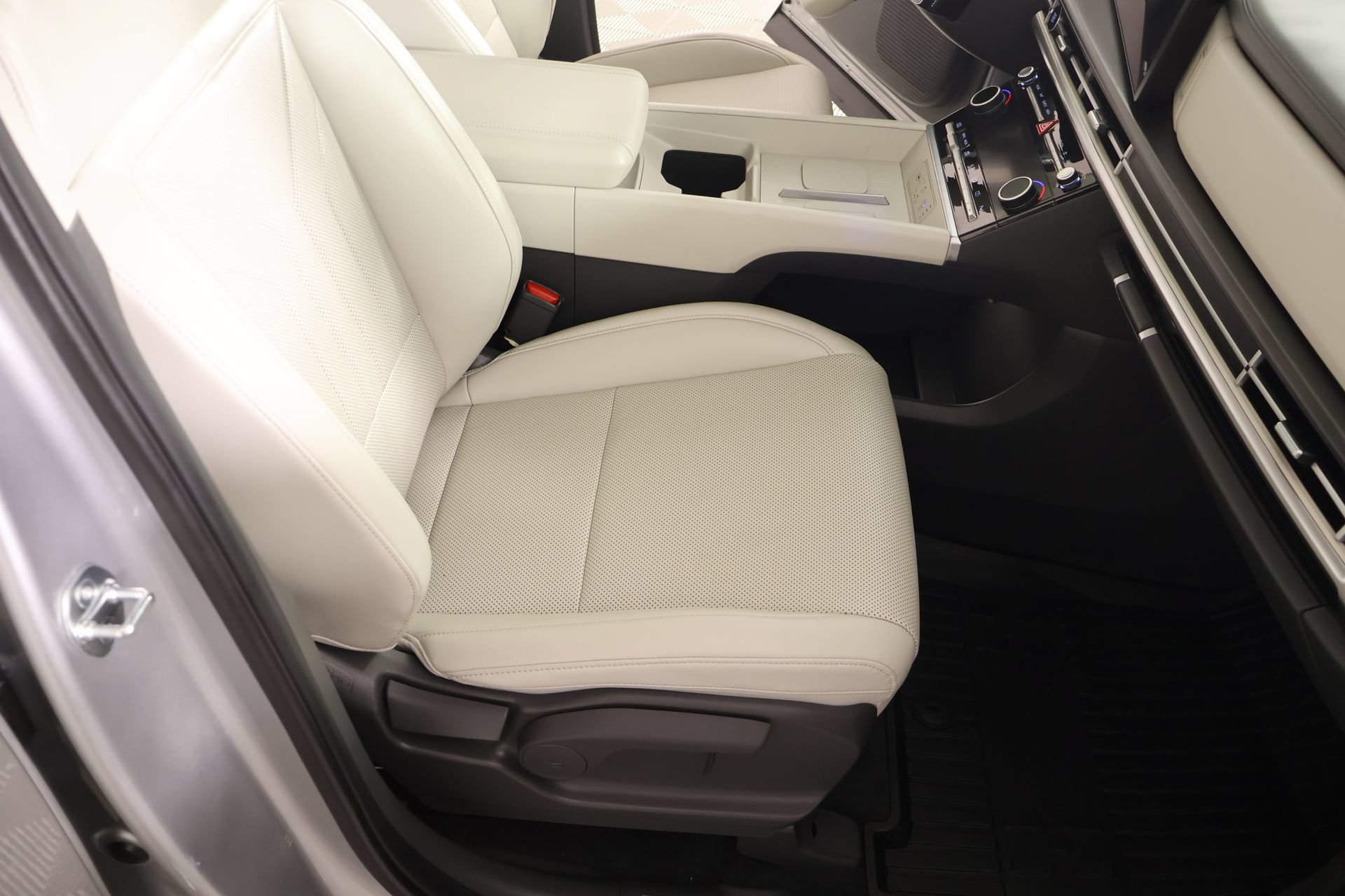 Certified 2026 Hyundai Santa Fe SEL AWD/4WD image 13