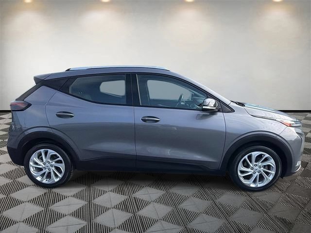 Used 2022 Chevrolet Bolt EUV LT w/ Driver Confidence Package FWD image 4