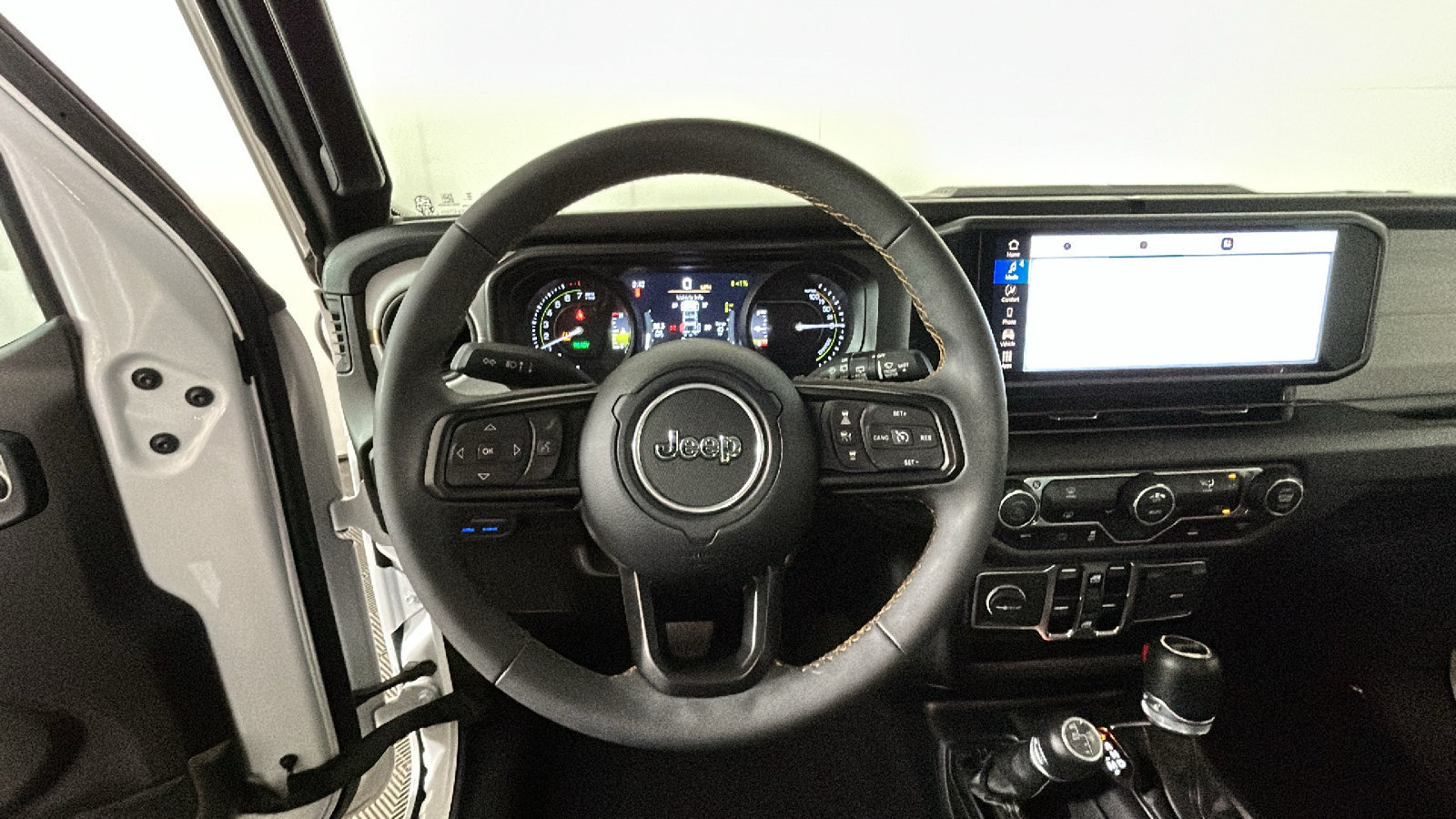 Used 2024 Jeep Wrangler Unlimited AWD/4WD image 17