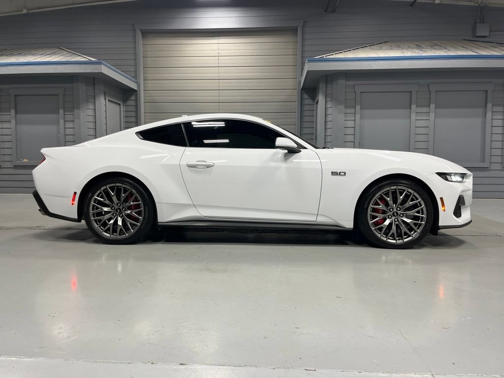 Used 2024 Ford Mustang GT Premium RWD image 8