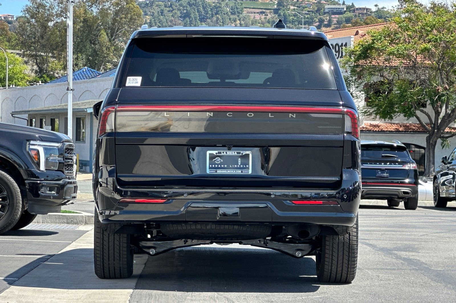 New 2026 Lincoln Navigator L Premier image 4