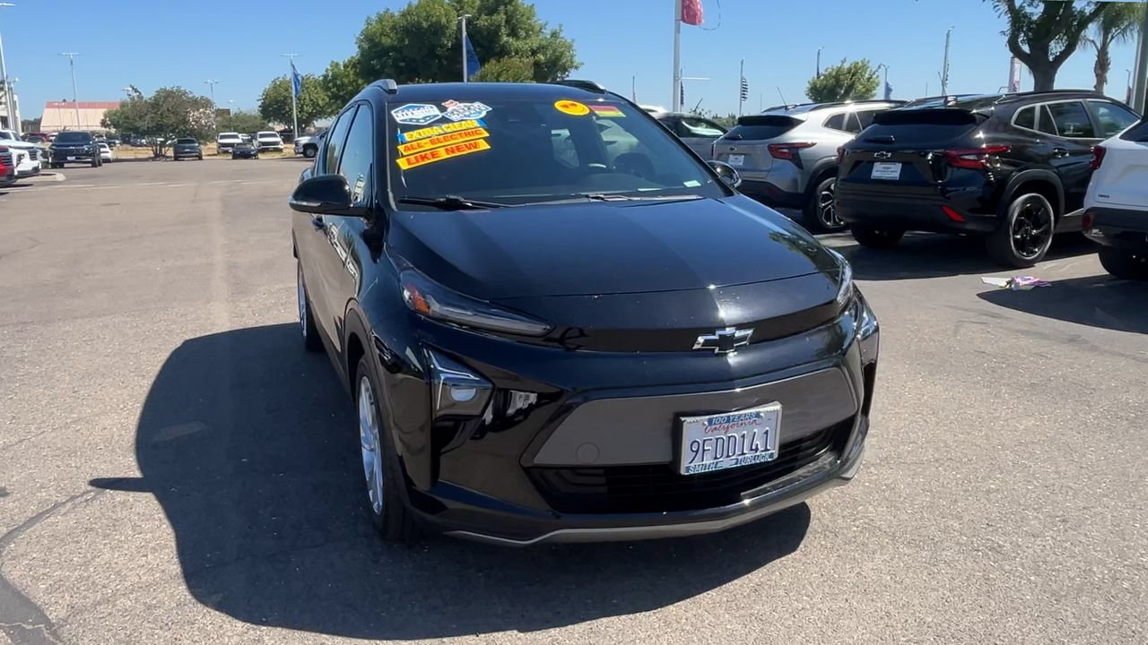 Used 2023 Chevrolet Bolt EUV LT w/ Driver Confidence Package FWD image 1