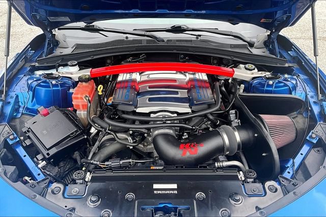 Used 2018 Chevrolet Camaro SS RWD image 9
