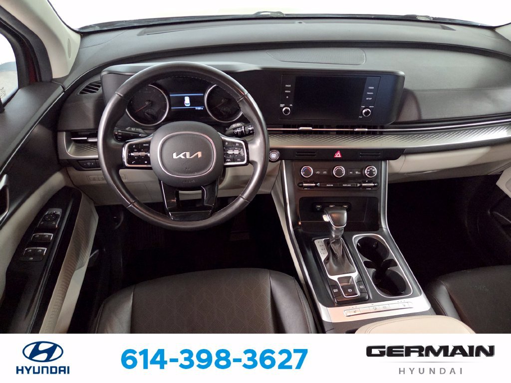 Used 2023 Kia Carnival LX FWD image 17