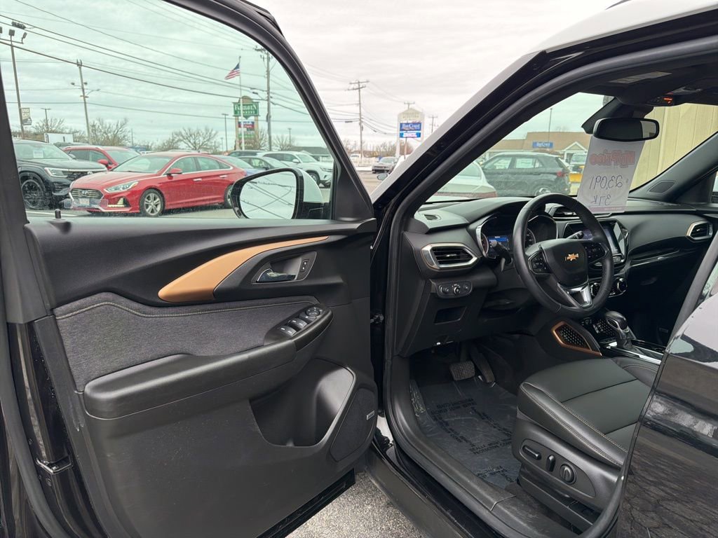 Used 2022 Chevrolet TrailBlazer ACTIV w/ Technology Package AWD/4WD image 9