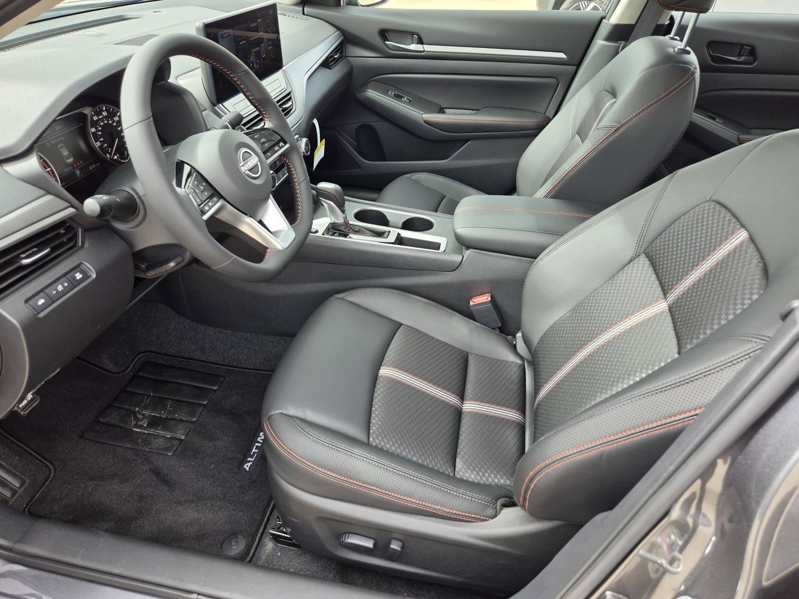 New 2026 Nissan Altima 2.5 SR FWD image 17