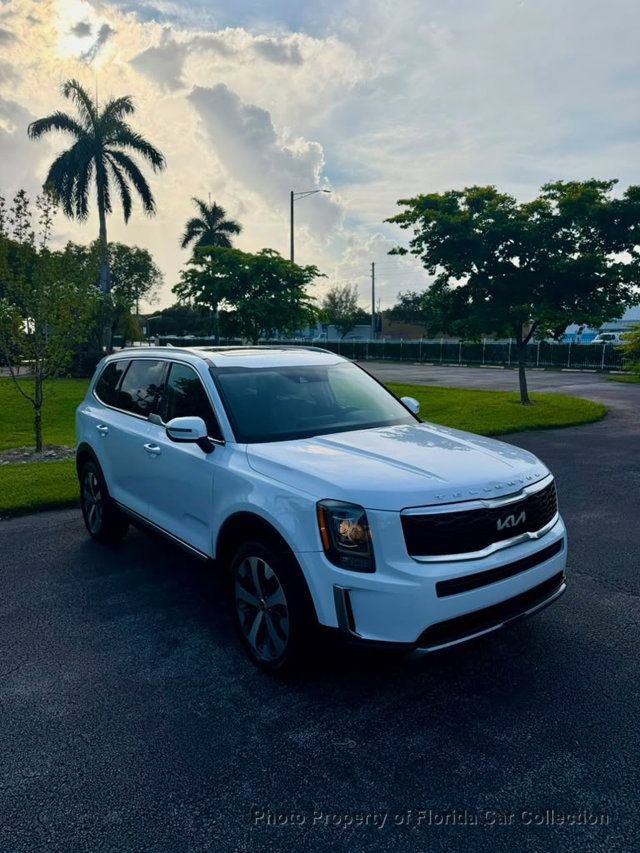 Used 2022 Kia Telluride S FWD image 2