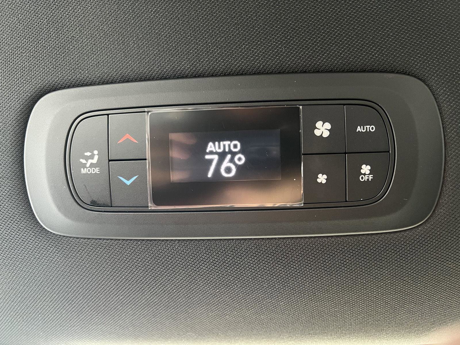 New 2026 Chrysler Pacifica Select image 41