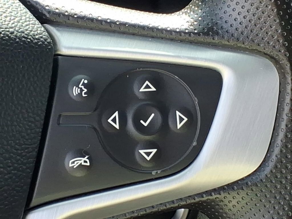 Used 2022 GMC Terrain SLE w/ Driver Convenience Package image 11