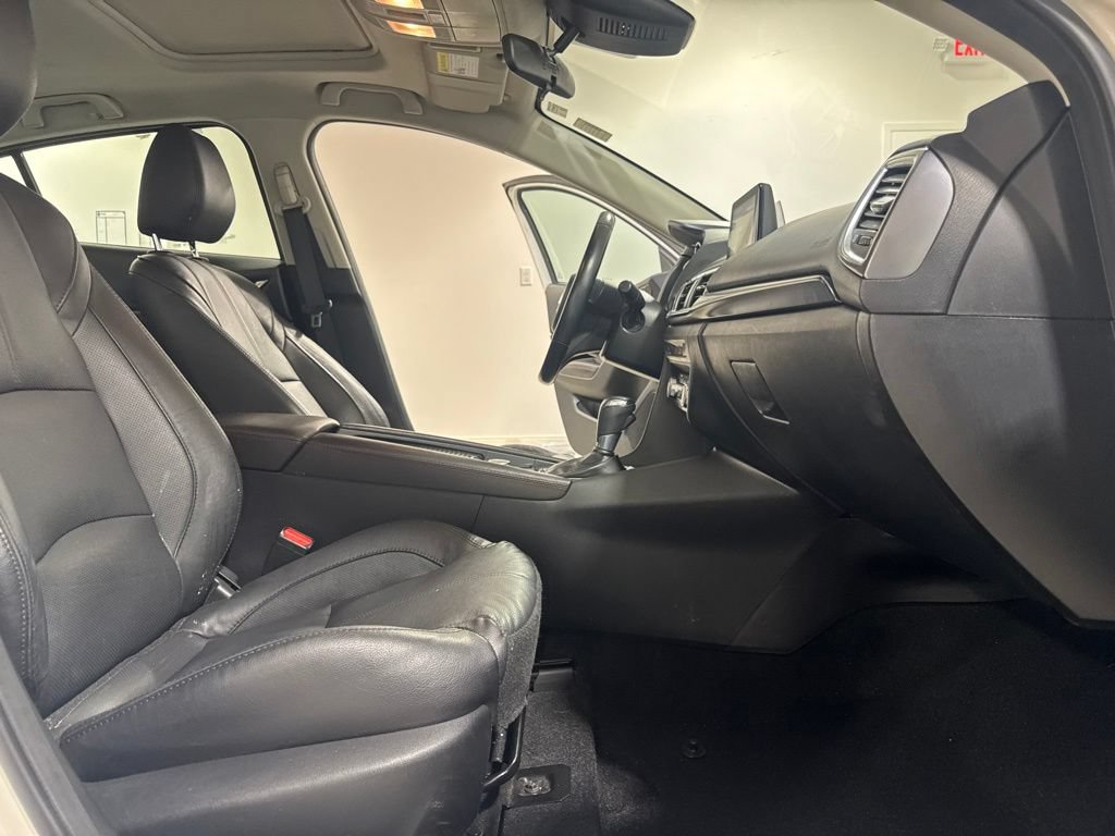 Used 2018 MAZDA MAZDA3 Grand Touring FWD image 28
