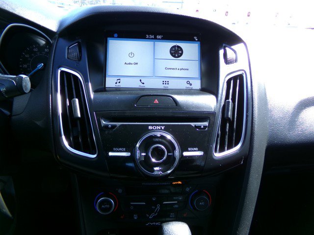 Used 2018 Ford Focus SEL w/ Cold Weather Package image 21