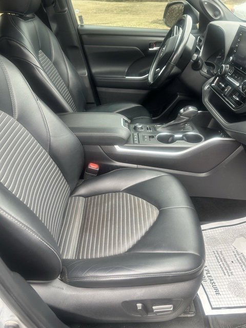 Used 2021 Toyota Highlander XSE image 13