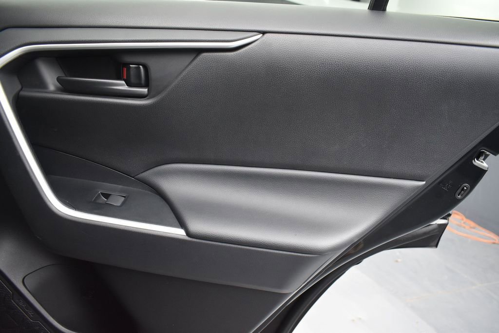 Used 2022 Toyota RAV4 LE AWD/4WD image 27