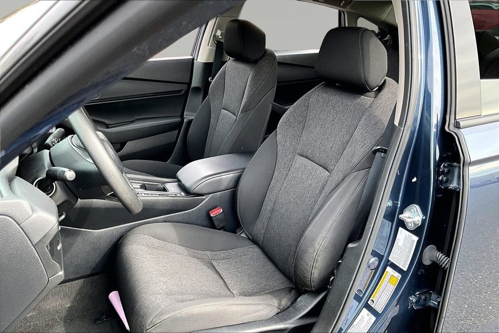 Used 2025 Honda Accord SE image 17