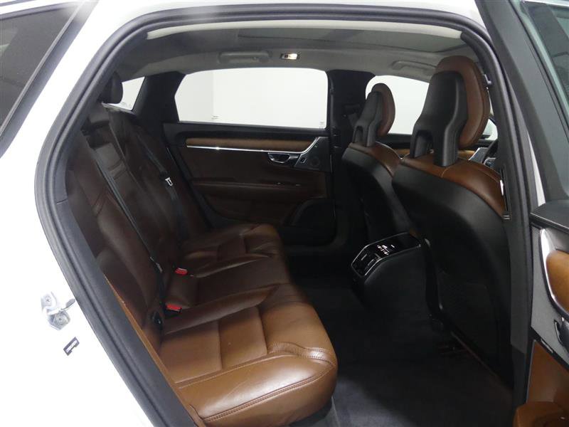Used 2018 Volvo S90 T6 Inscription image 29