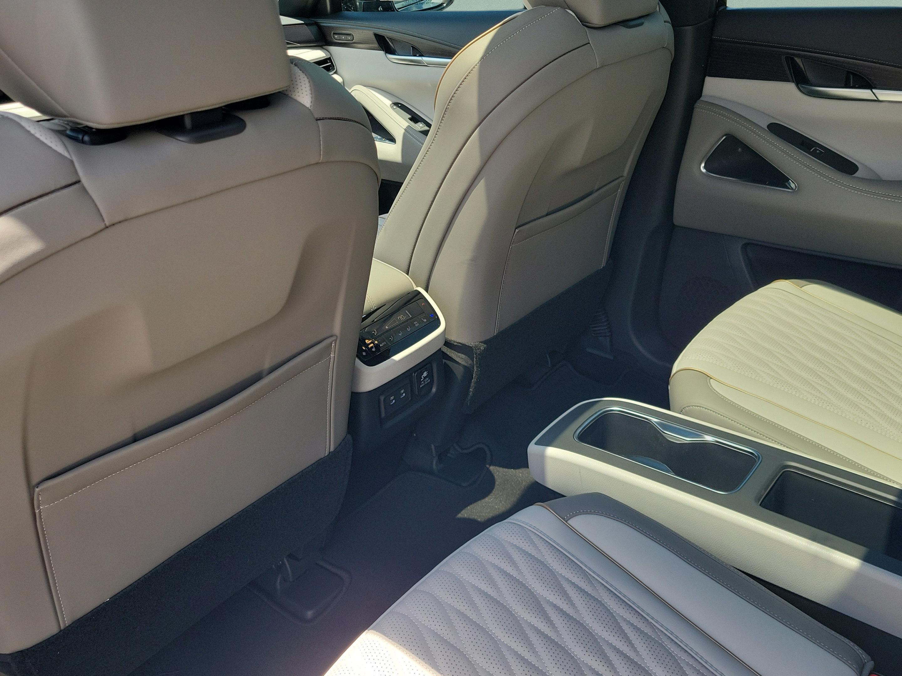 New 2026 INFINITI QX60 Autograph w/ Dark Cargo Package AWD/4WD image 22