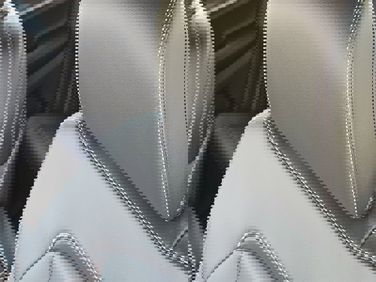 New 2025 Jeep Grand Cherokee Limited w/ Trailer Tow Package image 17