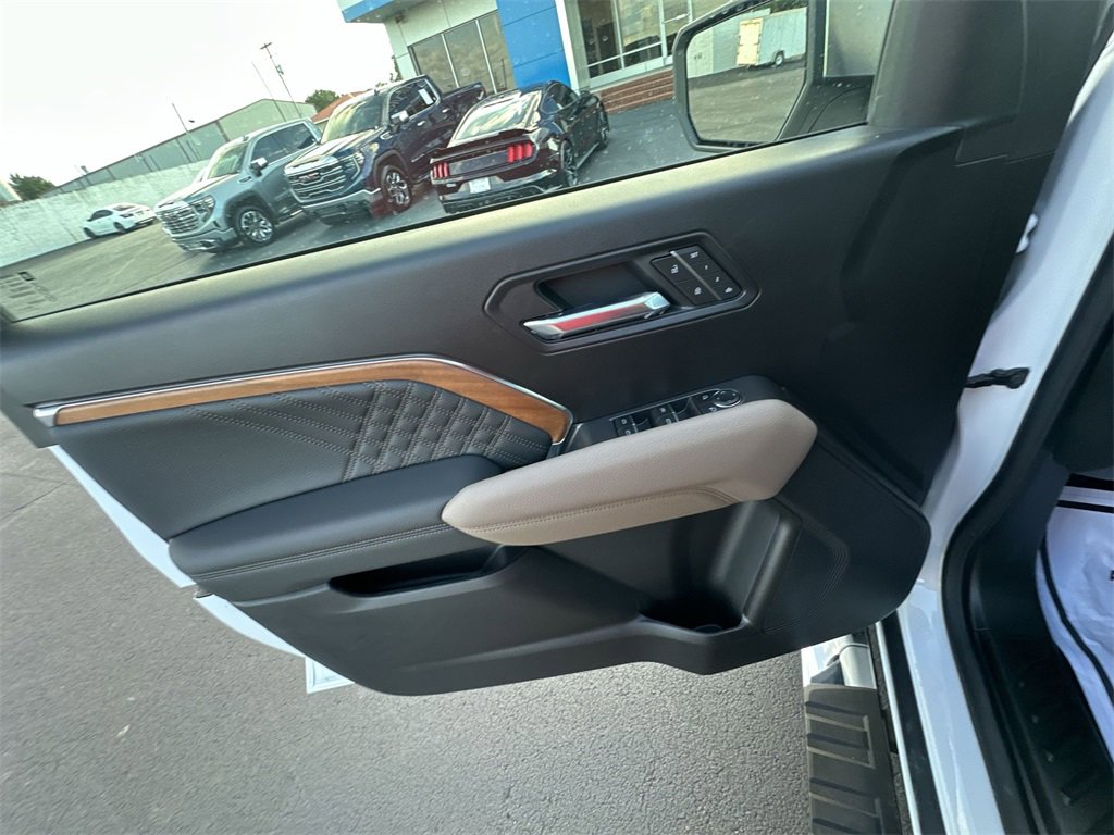 New 2026 GMC Canyon Denali image 13