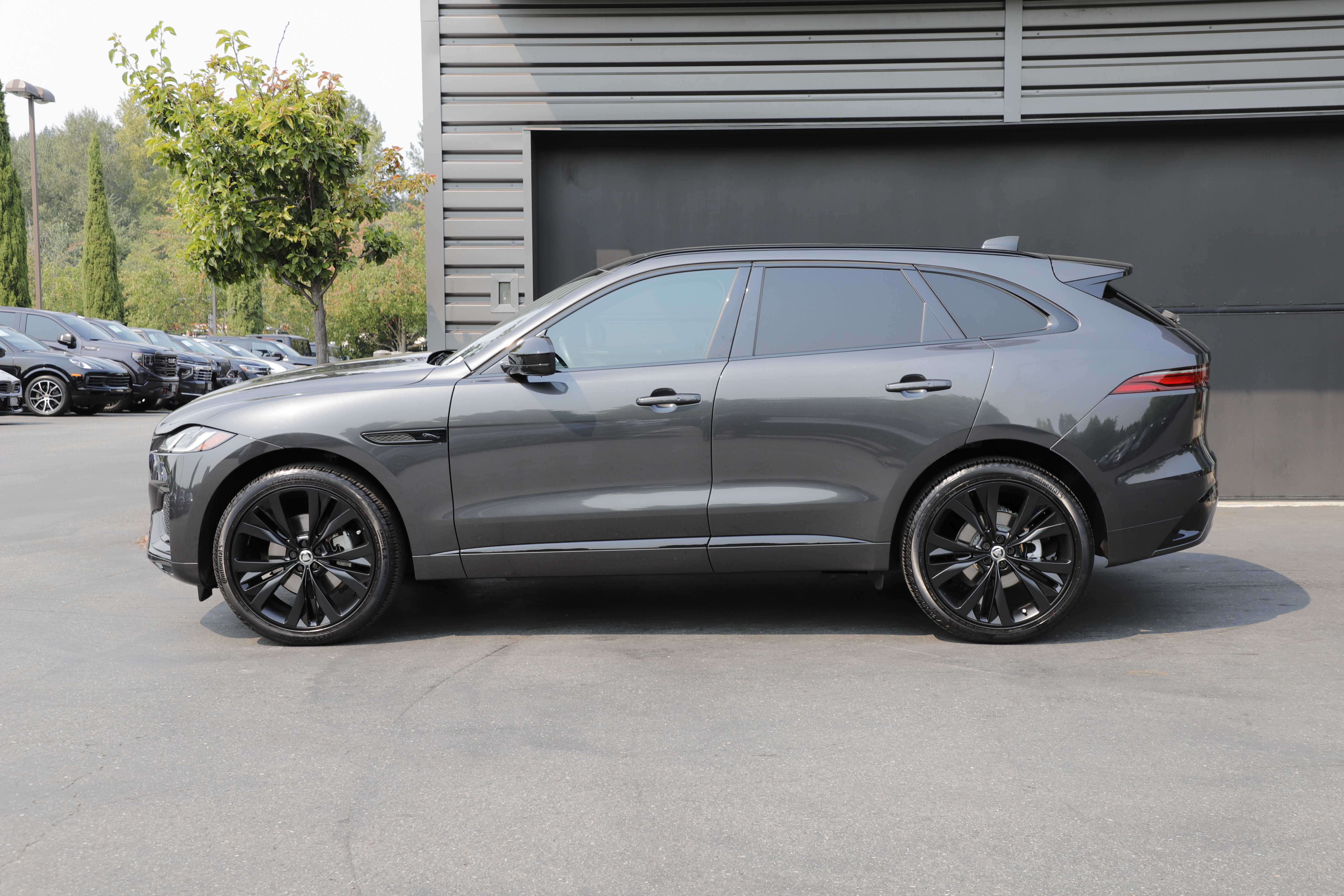 Certified 2025 Jaguar F-PACE R-Dynamic S AWD/4WD image 7