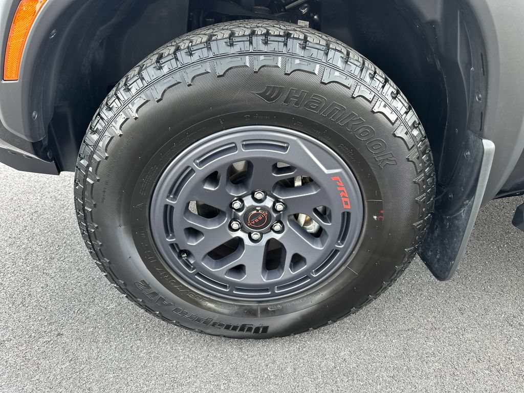 Used 2025 Nissan Frontier PRO-4X AWD/4WD image 12