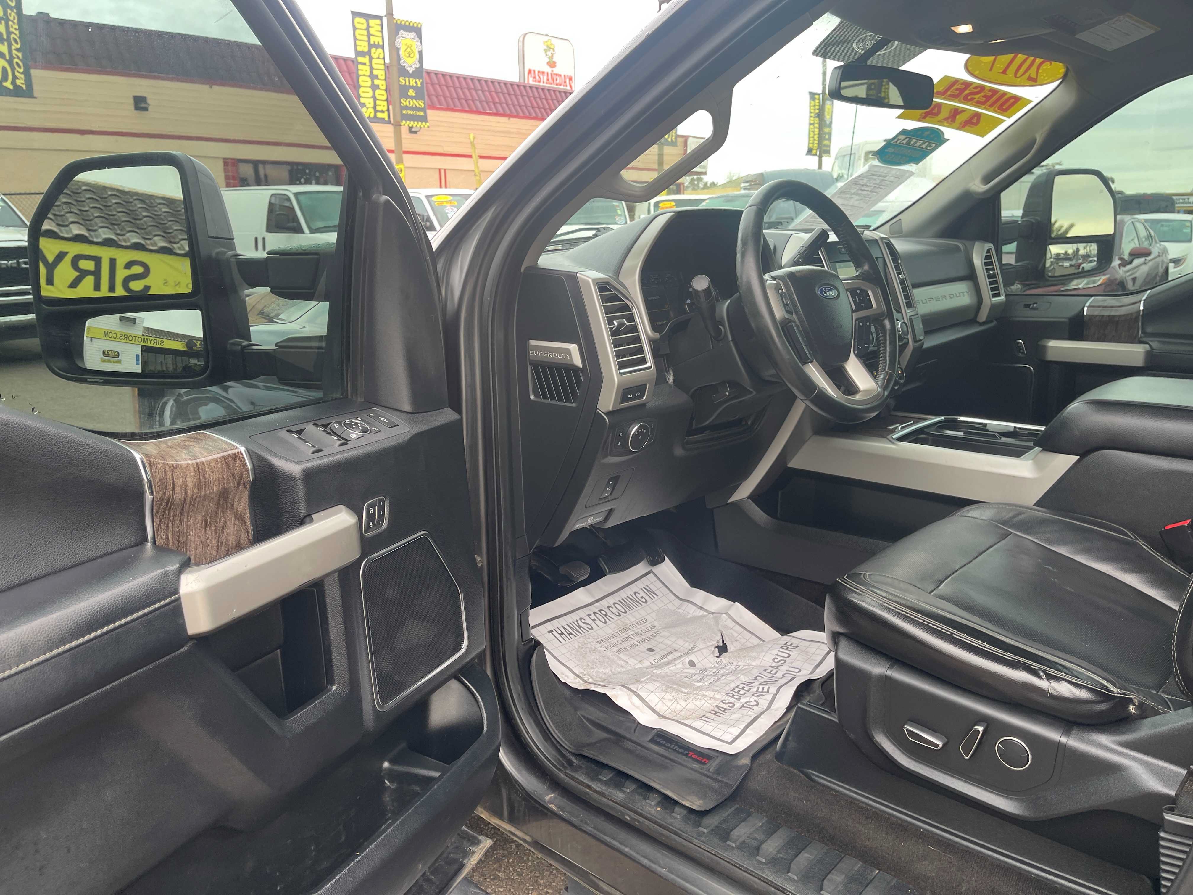 Used 2017 Ford F250 Lariat w/ Lariat Value Package AWD/4WD image 23