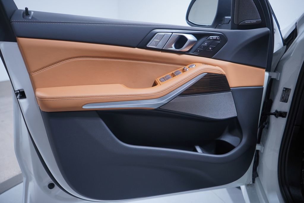 Used 2026 BMW X7 xDrive40i image 17