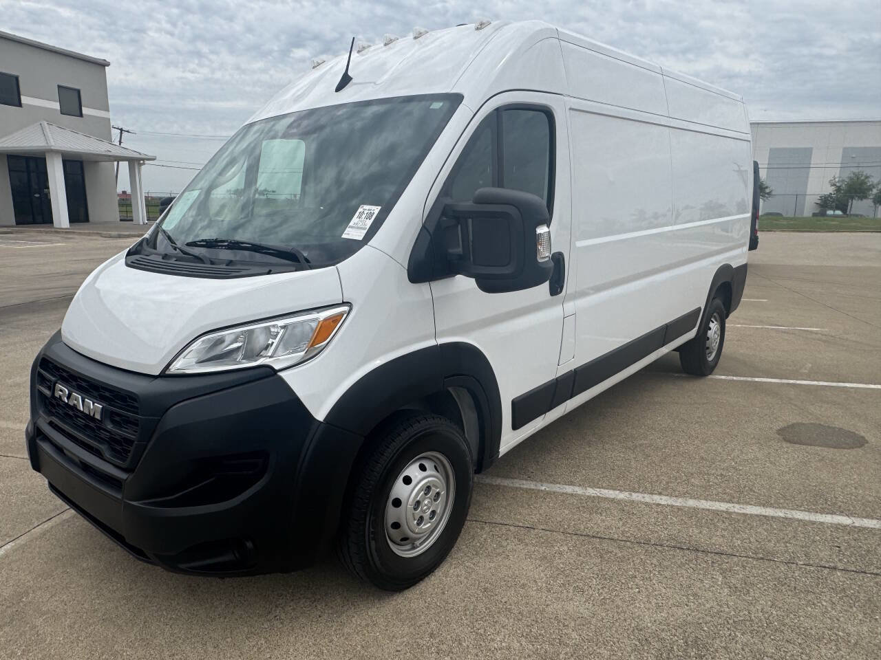 Used 2023 RAM ProMaster 2500 FWD image 1