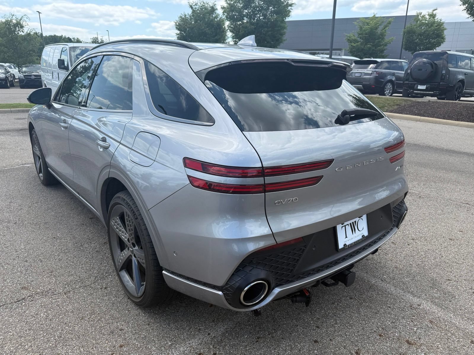 Used 2024 Genesis GV70 3.5T Sport w/ Sport Advanced Package AWD/4WD image 7