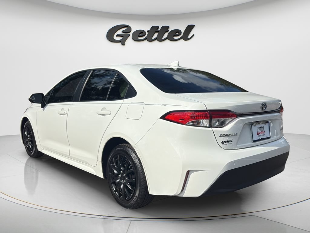 Used 2023 Toyota Corolla LE FWD image 7