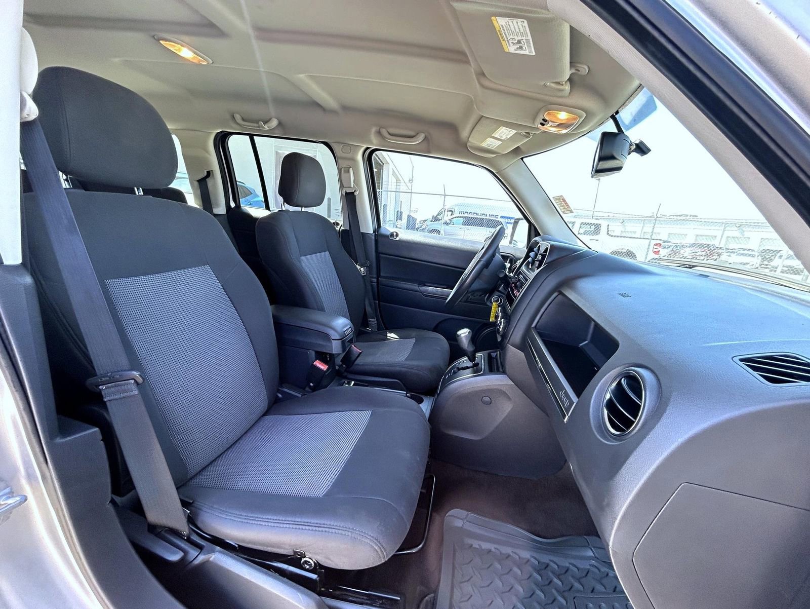 Used 2013 Jeep Patriot Latitude AWD/4WD image 16