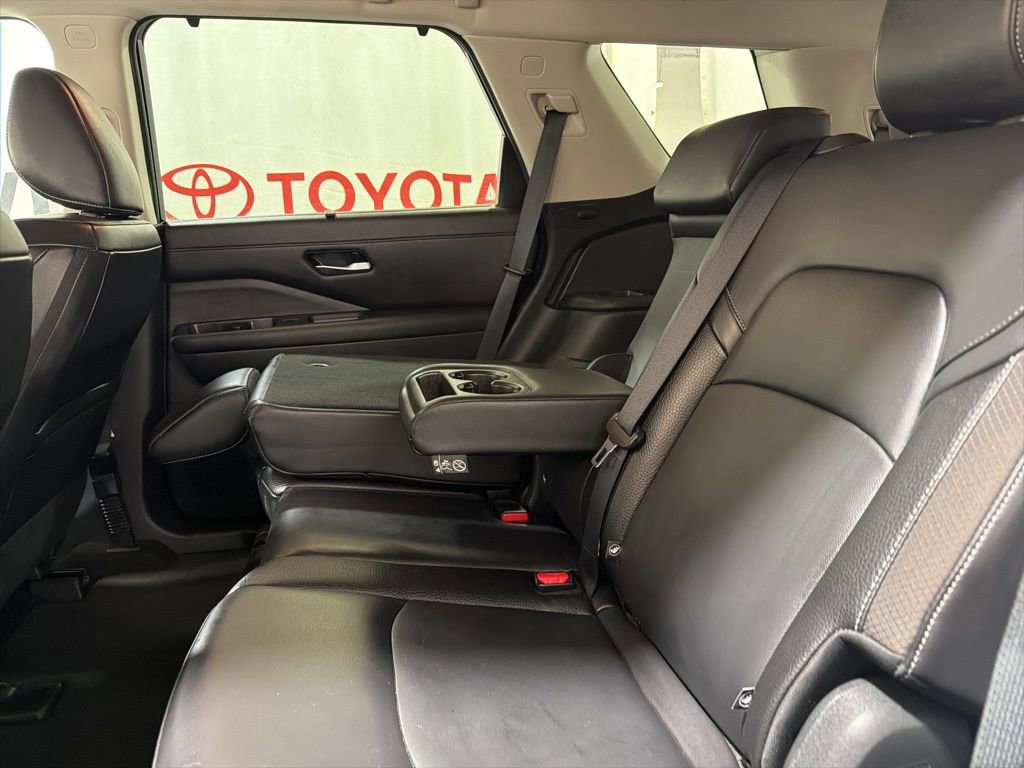 Used 2025 Nissan Pathfinder SL AWD/4WD image 20