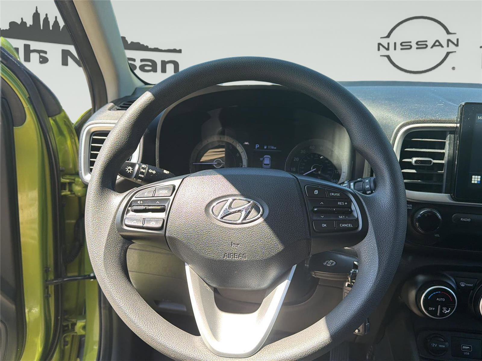 Used 2020 Hyundai Venue SEL FWD image 15