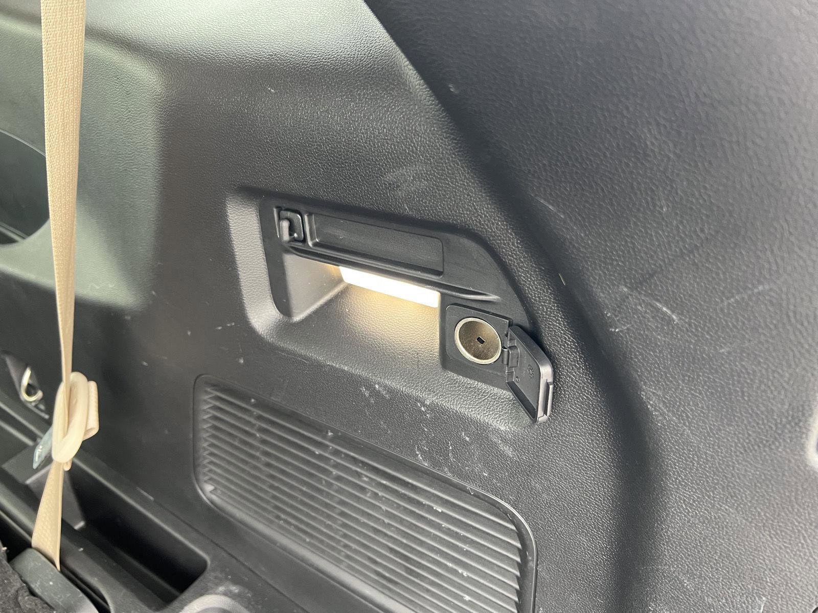 Used 2020 Ford Explorer XLT w/ Equipment Group 202A AWD/4WD image 54