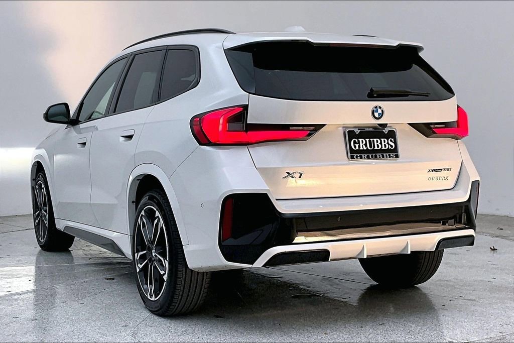 Used 2025 BMW X1 xDrive28i image 2